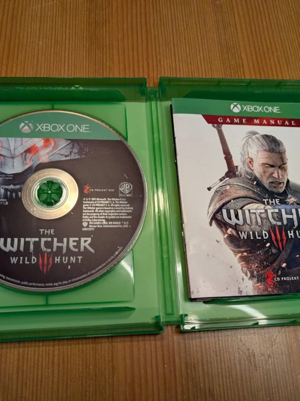 The Witcher 3 Wild Hunt Microsoft Xbox One w/Bonus Content Soundtrack & Map LNUC